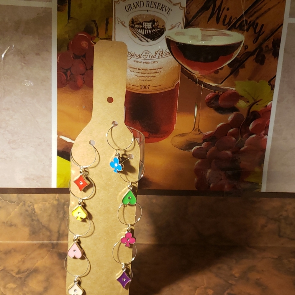 New set of 8 Wine / beverage charms